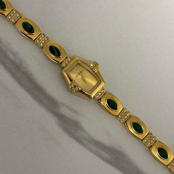 SKU:0071 gold mini watch green natur stone zircon stone + in a gift box - Picture 5 of 9